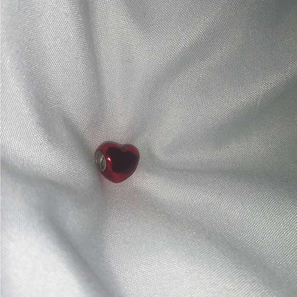 Pandora metallic red heart charm - Picture 3 of 3
